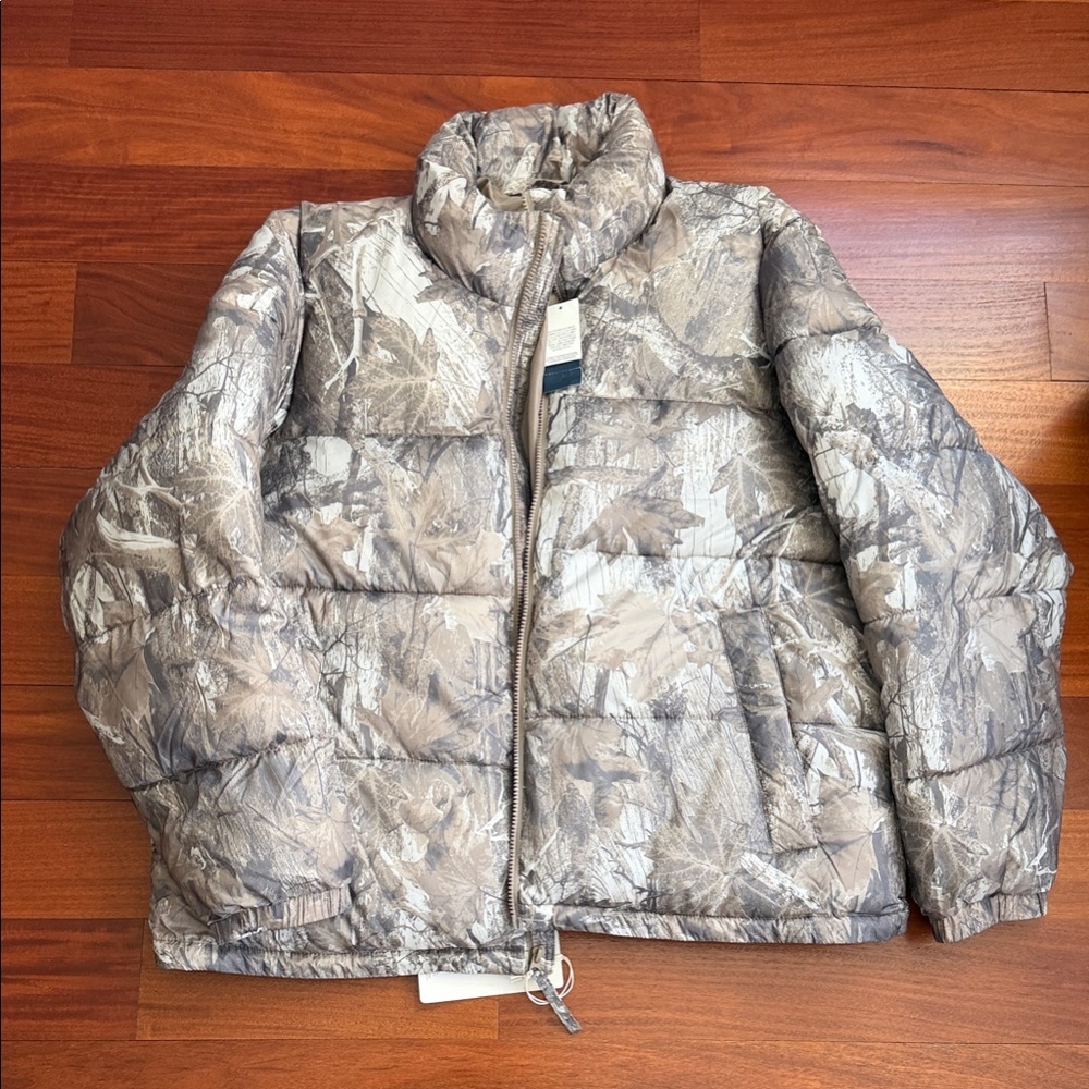 Hollister Camouflage men’s ultimate Puffer Jacket size XL
